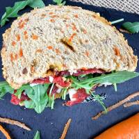 High Protein &amp; Low Carb Daily Vit Brot